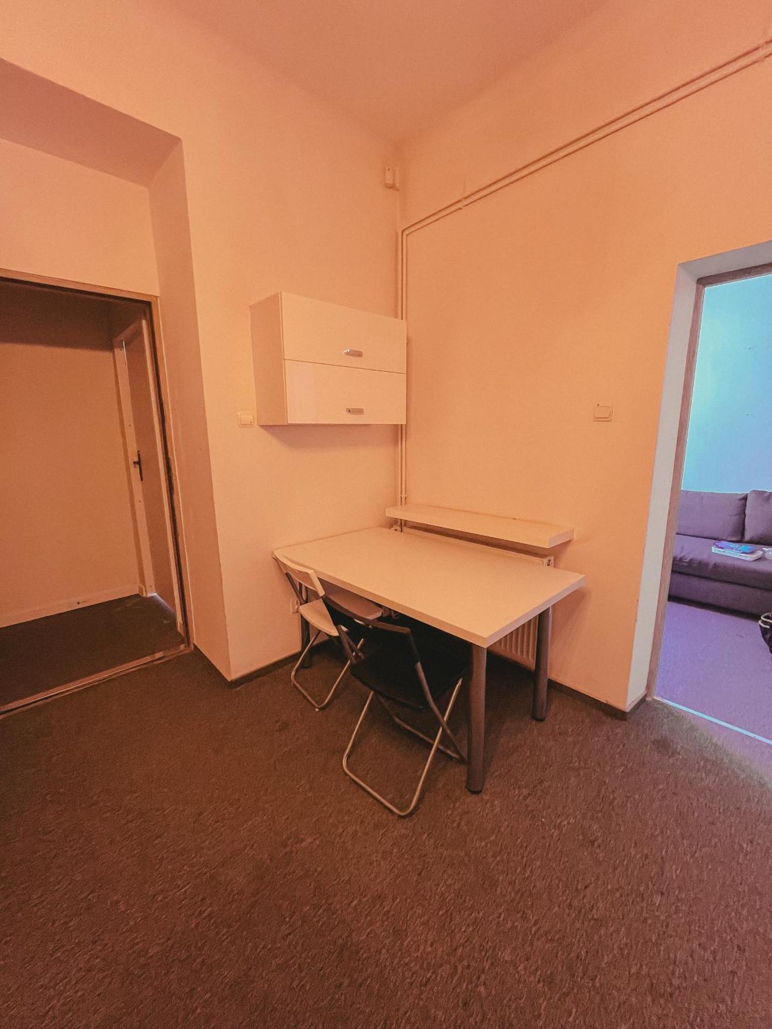Homestay In Front Of Hala Targowa Station Without Window *